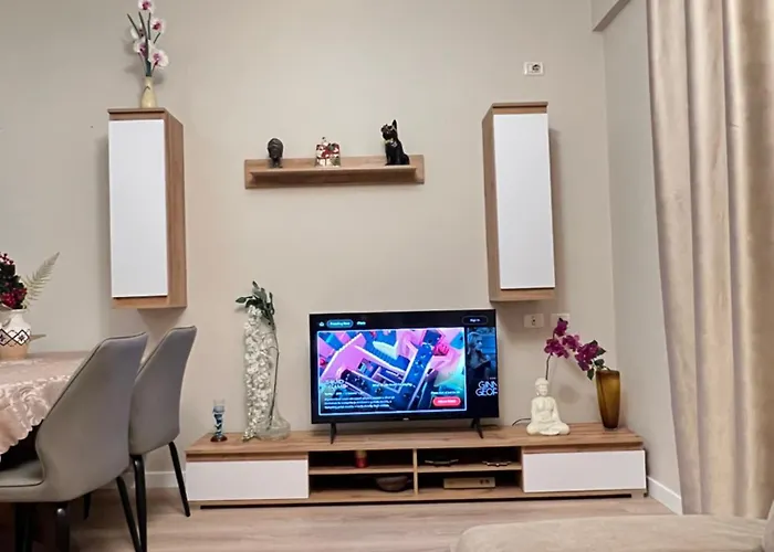 Urban Oasis Center 아파트 티라나
